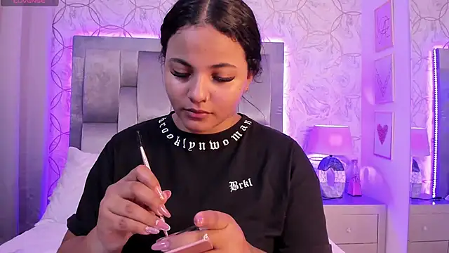 EmmaWeest online show from December 4, 2024, 7:56 pm