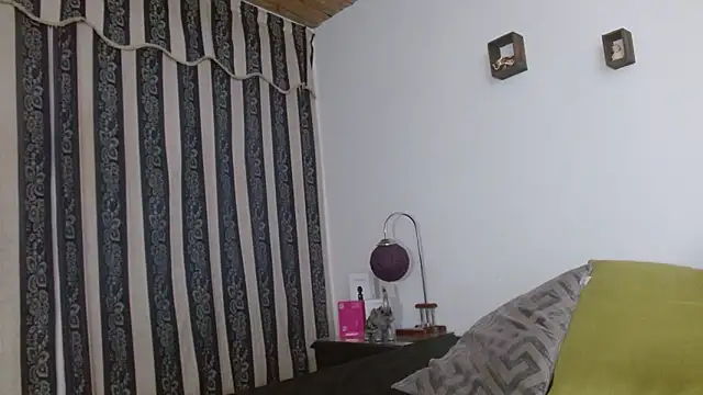 Snapshot of JULYSEX1 chatting on September 28, 2025, 2:11 pm JULYSEX1 online show from September 28, 2025, 2:11 pm