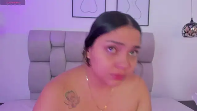 Abril Gomez06 online show from April 12, 2026, 6:29 am