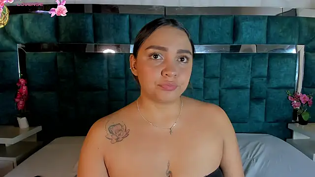 Snapshot of Abril_Gomez06 chatting on April 22, 2026, 8:10 pm Abril Gomez06 online show from April 22, 2026, 8:10 pm