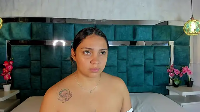 Snapshot of Abril_Gomez06 chatting on May 3, 2026, 7:42 pm Abril Gomez06 online show from May 3, 2026, 7:42 pm