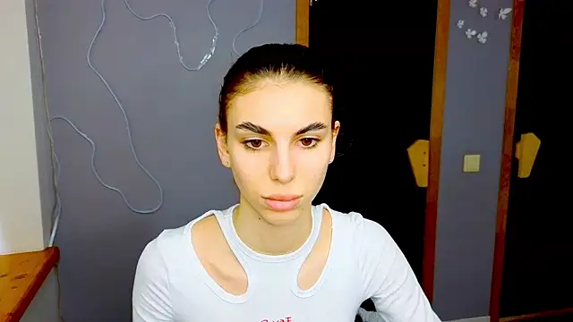 Snapshot of EmmyGreans chatting on February 4, 2025, 12:55 pm EmmyGreans online show from February 4, 2025, 12:55 pm