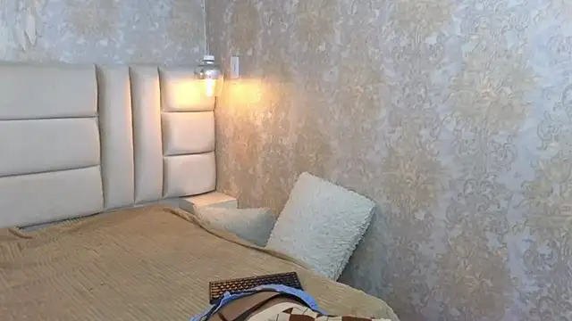 CrystalBrooke3x online show from November 20, 2025, 6:29 pm