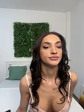 Snapshot of AylinRoss chatting on January 10, 2025, 6:53 am AylinRoss online show from January 10, 2025, 6:53 am