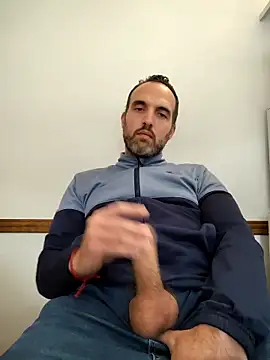 leon3875 online show from October 27, 2025, 3:27 pm