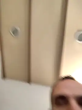 leon3875 online show from October 31, 2025, 3:35 pm