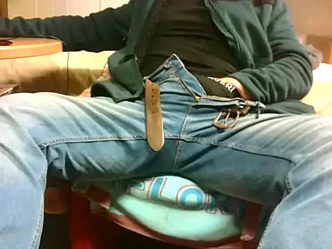 Giulio35 Pika online show from March 21, 2026, 6:18 am