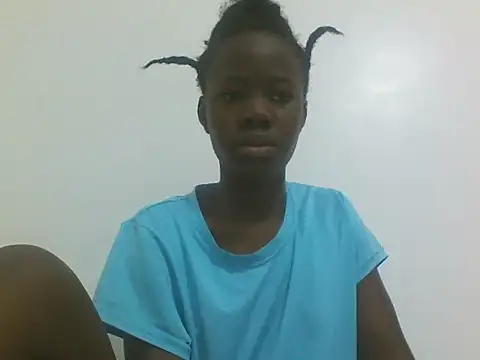 Snapshot of hey_its_andreana chatting on June 3, 2026, 5:29 pm hey its andreana online show from June 3, 2026, 5:29 pm