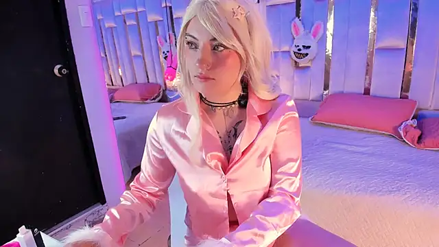 Broklinwhite  online show from April 10, 2026, 2:33 pm