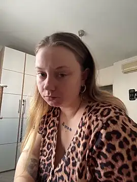 chloetarducci online show from March 1, 2026, 11:23 am