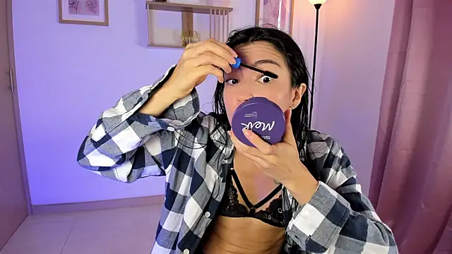 Lilabril online show from May 20, 2026, 2:45 pm