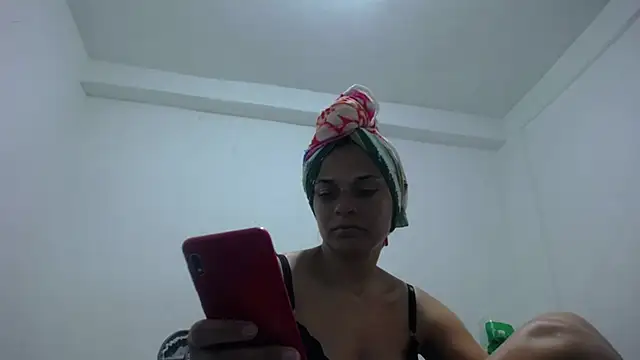 Snapshot of GiveLove1 chatting on January 4, 2025, 8:59 pm GiveLove1 online show from January 4, 2025, 8:59 pm