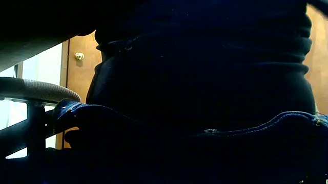 Snapshot of markluvskitty chatting on February 5, 2026, 8:02 pm markluvskitty online show from February 5, 2026, 8:02 pm