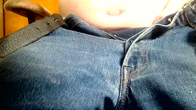 Snapshot of markluvskitty chatting on March 9, 2026, 12:20 pm markluvskitty online show from March 9, 2026, 12:20 pm