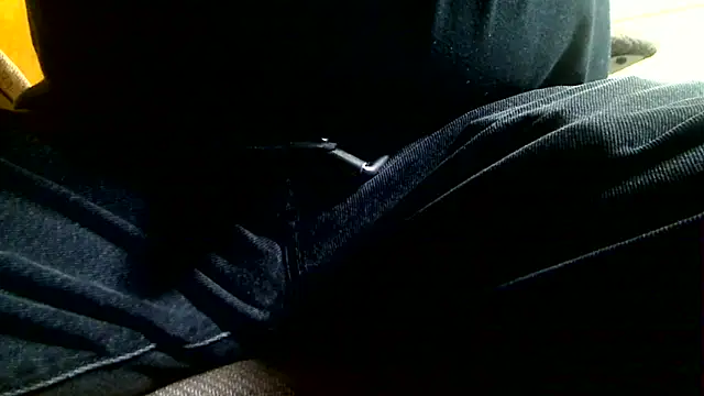 Snapshot of markluvskitty chatting on April 8, 2026, 12:38 pm markluvskitty online show from April 8, 2026, 12:38 pm