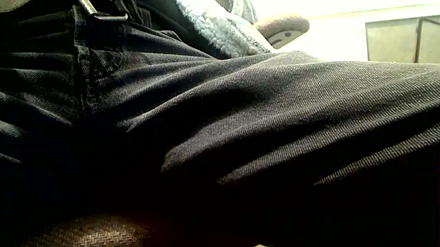 Snapshot of markluvskitty chatting on April 10, 2026, 12:32 pm markluvskitty online show from April 10, 2026, 12:32 pm