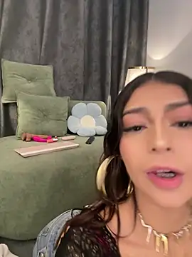 Snapshot of CHERRYY_BOMB_ chatting on June 28, 2026, 6:36 pm CHERRYY BOMB online show from June 28, 2026, 6:36 pm