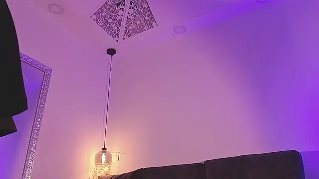 Isabella francoo online show from February 16, 2026, 11:50 am