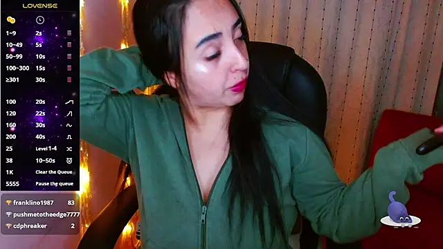 Snapshot of AmberGoddess_ chatting on January 24, 2025, 8:13 am AmberGoddess online show from January 24, 2025, 8:13 am