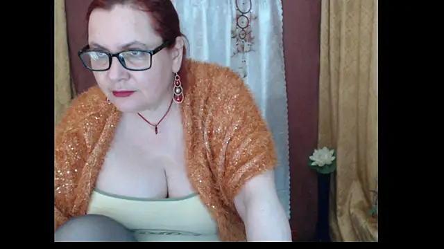 Snapshot of PlayfullMature chatting on February 3, 2026, 5:16 am PlayfullMature online show from February 3, 2026, 5:16 am