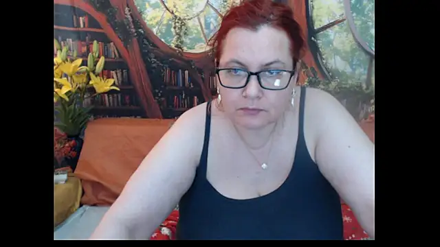 Snapshot of PlayfullMature chatting on June 28, 2026, 9:26 am PlayfullMature online show from June 28, 2026, 9:26 am