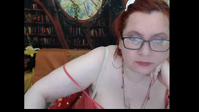 Snapshot of PlayfullMature chatting on July 9, 2026, 7:18 pm PlayfullMature online show from July 9, 2026, 7:18 pm