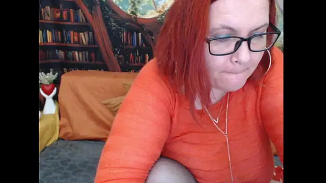 Snapshot of PlayfullMature chatting on July 16, 2026, 11:00 pm PlayfullMature online show from July 16, 2026, 11:00 pm
