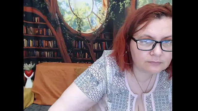 Snapshot of PlayfullMature chatting on July 17, 2026, 6:13 pm PlayfullMature online show from July 17, 2026, 6:13 pm