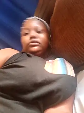 queennapal online show from March 30, 2026, 3:51 am