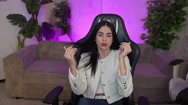 Tina Breeze online show from September 25, 2025, 7:01 am