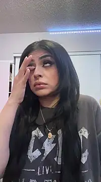 Snapshot of ThickerThanYoBitch chatting on January 5, 2025, 3:11 am ThickerThanYoBitch online show from January 5, 2025, 3:11 am