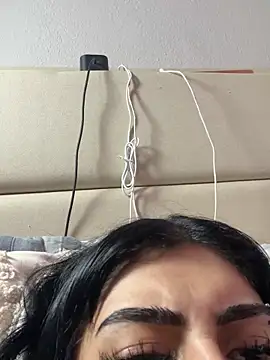 Snapshot of ThickerThanYoBitch chatting on September 20, 2025, 1:34 pm ThickerThanYoBitch online show from September 20, 2025, 1:34 pm