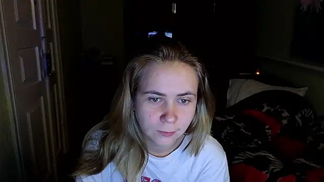 Riley Roo online show from December 12, 2024, 6:42 pm