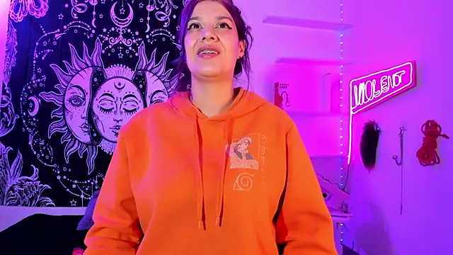 Violet-Queen online show from February 26, 2026, 4:33 am