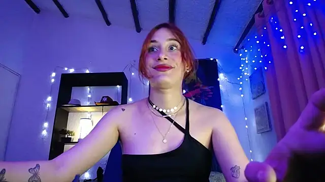 IsaBaileys  online show from February 12, 2025, 1:19 am