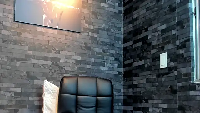 BruceDallas online show from March 16, 2026, 1:33 am