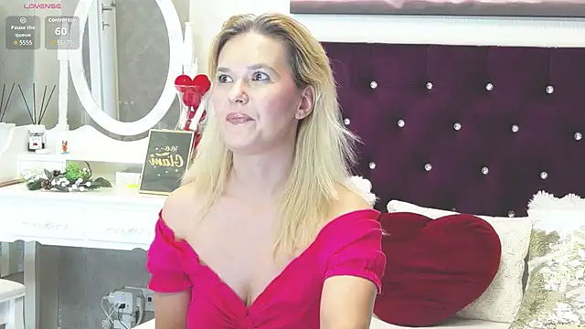 LilyFord online show from June 14, 2026, 7:38 pm