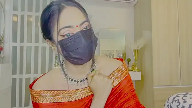 Monalisadon018 online show from April 18, 2026, 4:27 am