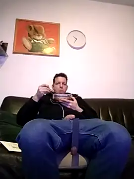 Knuffelstaaf123 online show from January 6, 2025, 4:44 pm