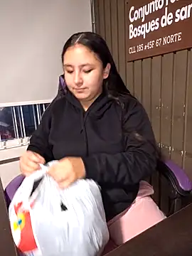 Snapshot of Cute_Penelope chatting on December 15, 2025, 11:14 am Cute Penelope online show from December 15, 2025, 11:14 am