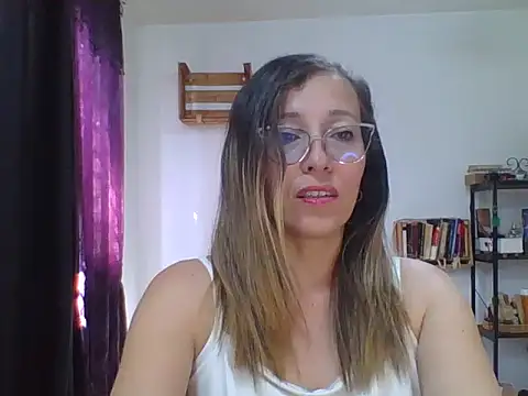 charlott ponce online show from November 18, 2025, 6:56 pm