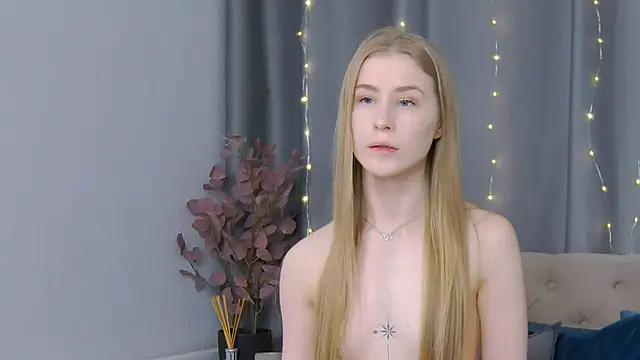 VioletiSwone online show from January 26, 2025, 12:33 pm