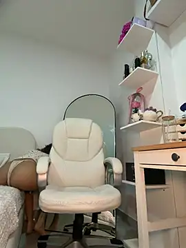 Snapshot of Lianh_Benett chatting on May 1, 2026, 4:50 am Lianh Benett online show from May 1, 2026, 4:50 am