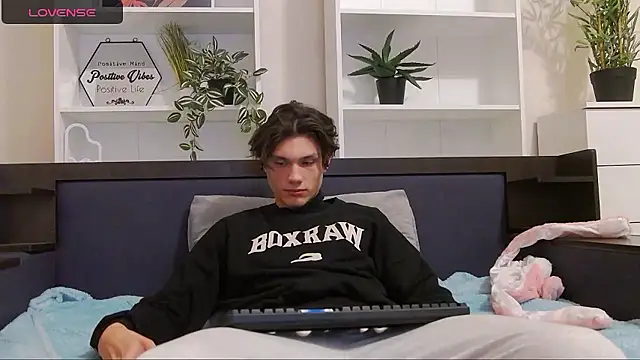 CalvinCay online show from December 6, 2024, 8:29 pm