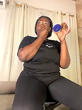 Snapshot of emilyrojas chatting on November 22, 2025, 11:31 am emilyrojas online show from November 22, 2025, 11:31 am