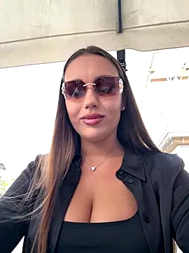 Syka0001 online show from November 17, 2025, 10:54 am