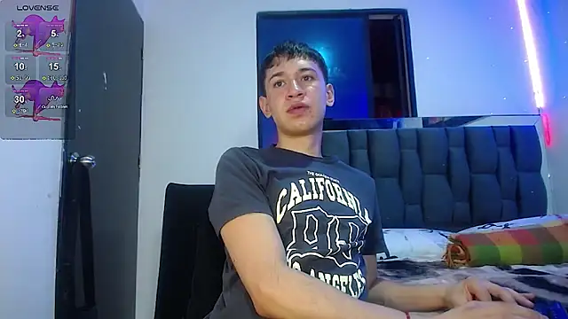 Mr daren  online show from February 17, 2025, 5:21 pm