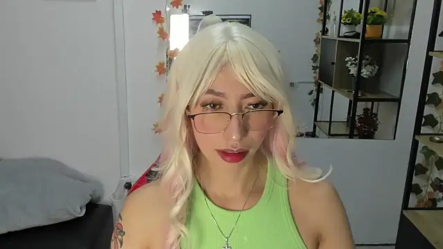 LilithCooperr  online show from November 22, 2025, 9:25 pm