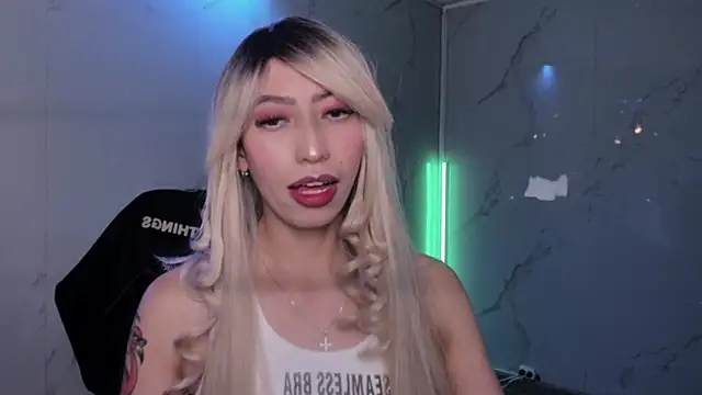 Snapshot of LilithCooperr_ chatting on February 23, 2026, 3:48 am LilithCooperr online show from February 23, 2026, 3:48 am