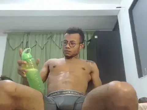 grandominantex1 online show from February 16, 2025, 2:09 am